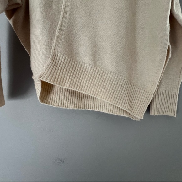 Asymmetrical Sweater - Picture 6 of 10